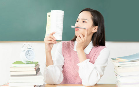 同济大学工业设计工程在职研究生学费一年多少钱？