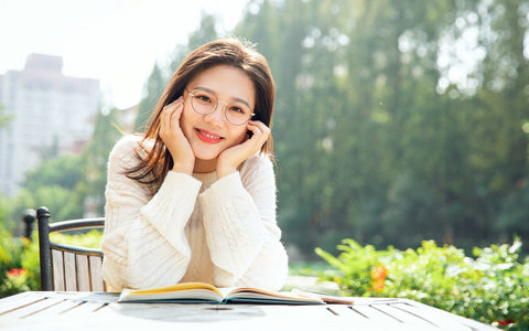 吉林大学区域经济学在职研究生学费一年多少钱?