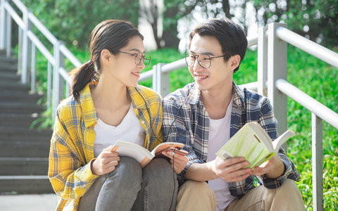 同济大学建筑与土木工程在职研究生学费一年多少钱？