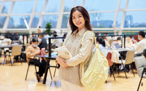 浙江大学社会工作在职研究生学费一年多少钱?