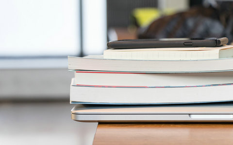 东南大学高级工商管理(EMBA)在职研究生学费一年多少钱？