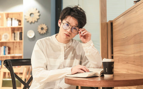 南京大学公共管理(MPA)在职研究生学费一年多少钱？