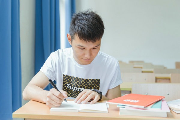 江苏大学在职研究生学费标准 江苏大学在职研究生学费标准